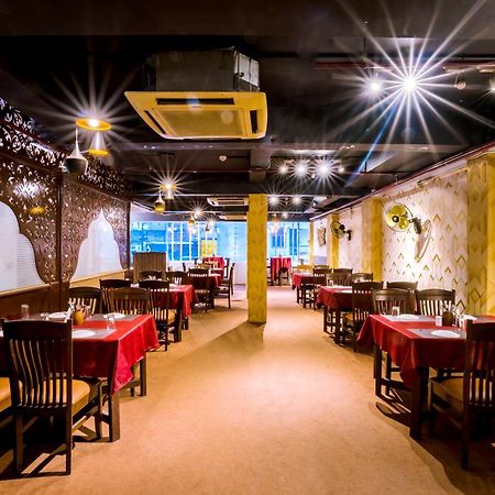 Tripli Hotels Silver Shine Варанаси Екстериор снимка