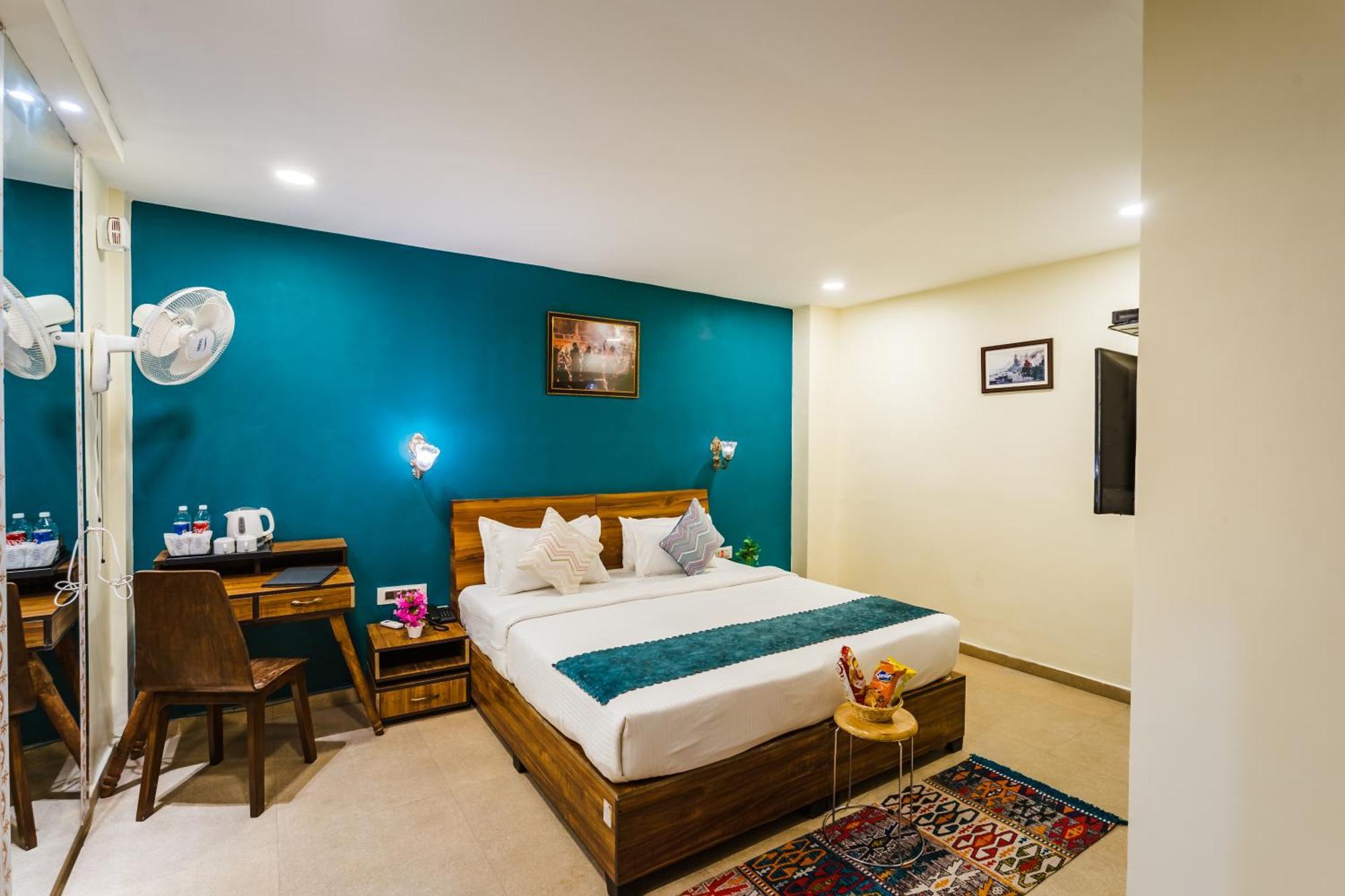 Tripli Hotels Silver Shine Варанаси Екстериор снимка