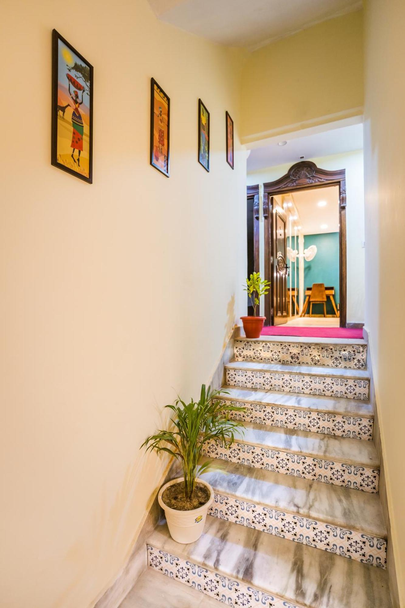 Tripli Hotels Silver Shine Варанаси Екстериор снимка